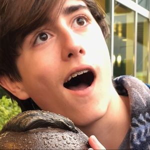 Meet your Posher, Overton